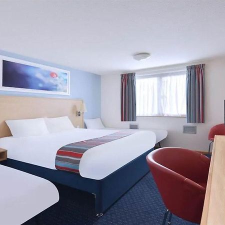 Travelodge Oxford Wheatley Esterno foto