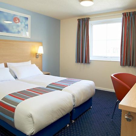 Travelodge Oxford Wheatley Esterno foto